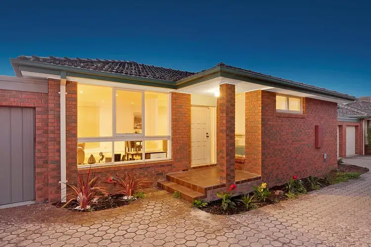 2/30 Woornack Road, Carnegie VIC 3163