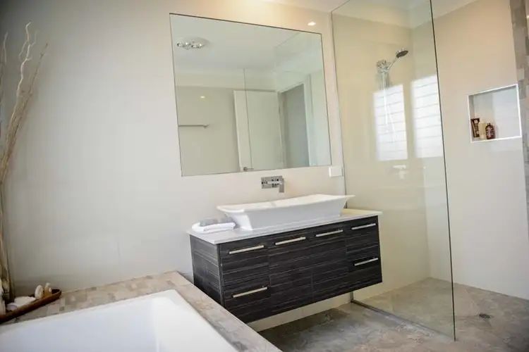 Seventh view of Homely house listing, 3 Epsom Place, Emerald QLD 4720