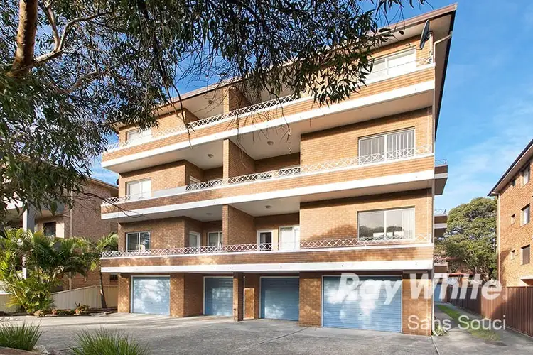 Main view of Homely unit listing, 5/32 Queens Road, Brighton-le-sands NSW 2216