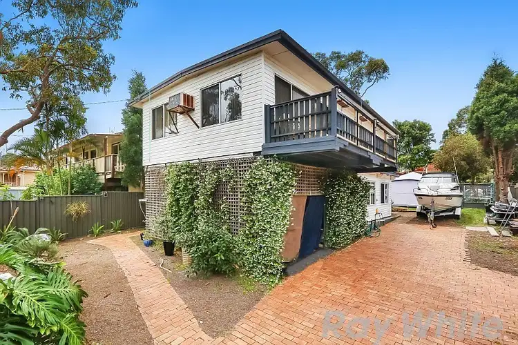 33 Dianne Avenue, Lake Munmorah NSW 2259