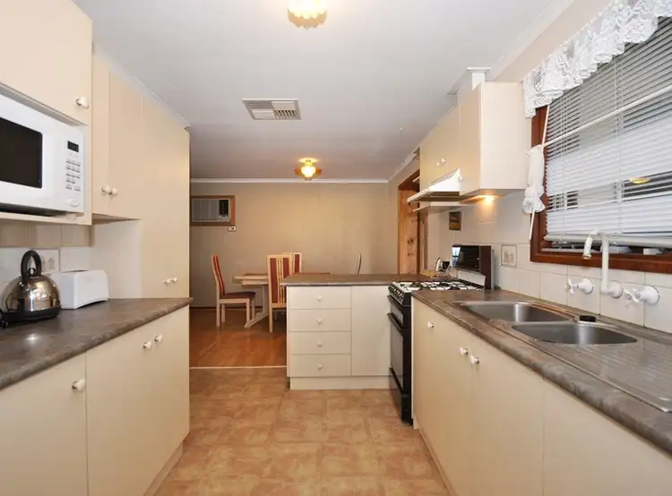 Fifth view of Homely house listing, 2 Finland Court, Hackham West SA 5163