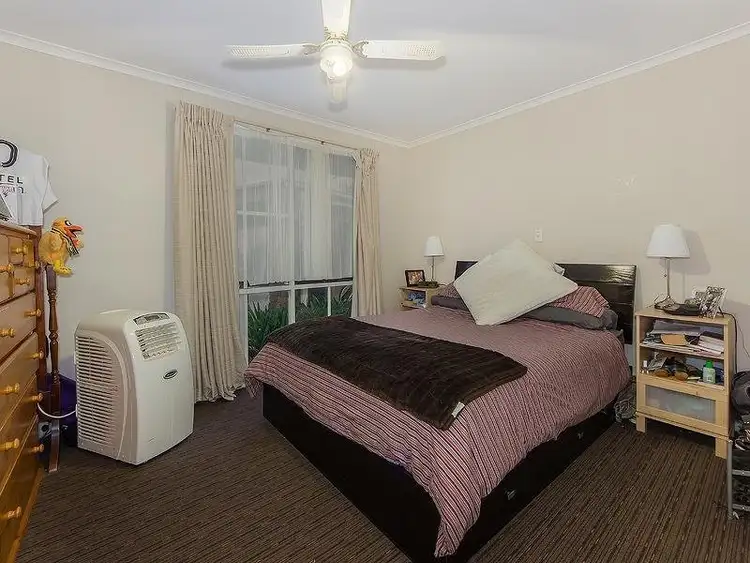 Sixth view of Homely house listing, 2 Regis Close, Werribee VIC 3030
