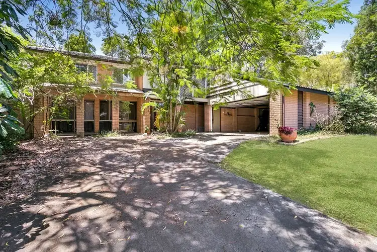 19 Tucker Street, Chapel Hill QLD 4069