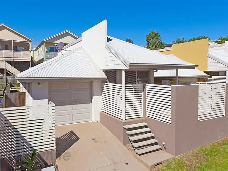 8 Shearwater Terrace, Springfield Lakes QLD 4300