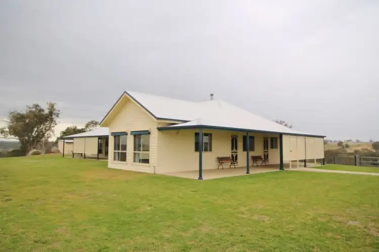 59 Belmore Road, Young NSW 2594