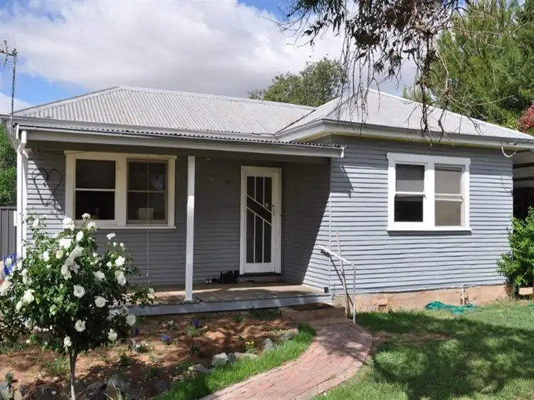 12 Oberon Street, Eugowra NSW 2806