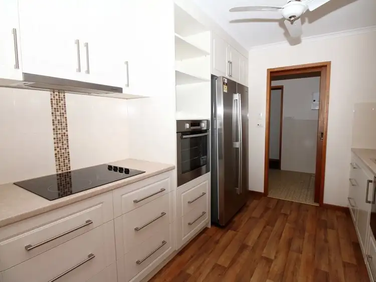 Fifth view of Homely house listing, 2 Wodonga Avenue, Loxton SA 5333