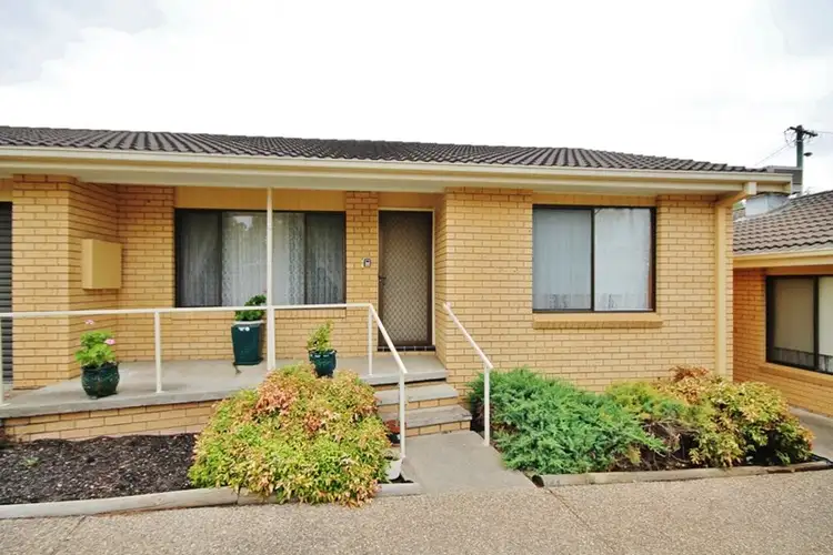 3/5 Currawong Street, Young NSW 2594