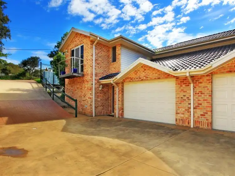 1/64 Brinawarr Street, Bomaderry NSW 2541