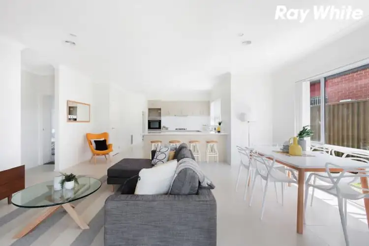 Seventh view of Homely house listing, 35 Edgeware Close, Pakenham VIC 3810