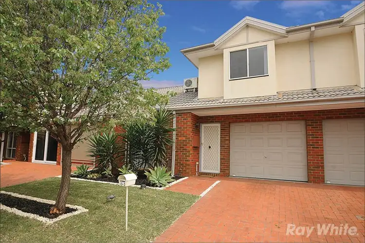 10/3 McKelvie Court, Glen Waverley VIC 3150
