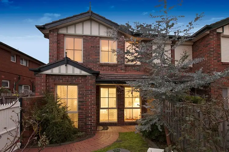 2/25 El Nido Grove, Carnegie VIC 3163