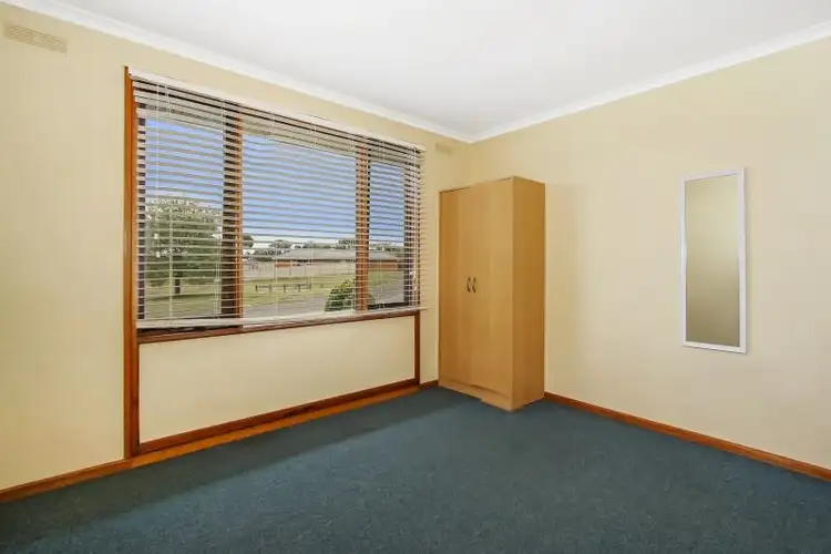 Sixth view of Homely house listing, 70 Kurrajong Crescent, West Albury NSW 2640