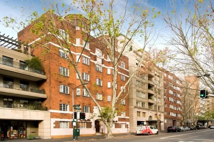 16 Macleay Street