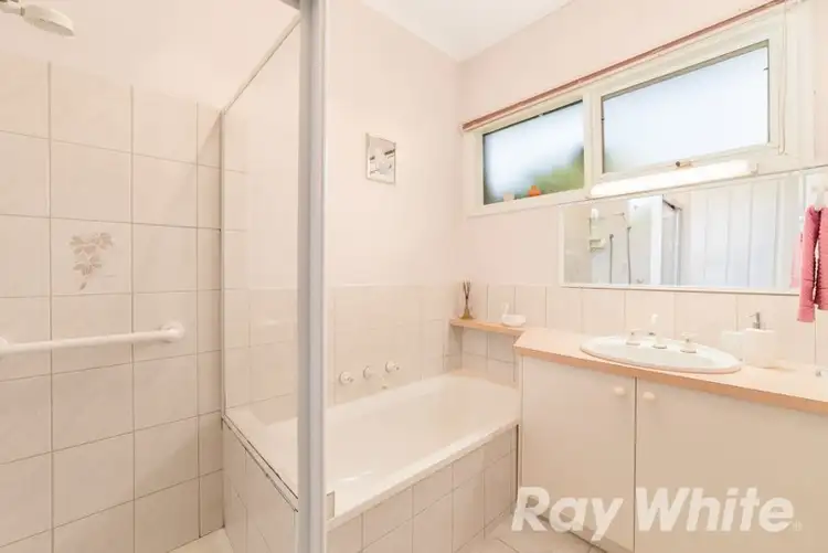 Fourth view of Homely house listing, 8 Walter Withers Court, Viewbank VIC 3084