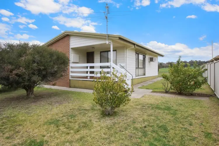 4 Campbell Court, Burrumbuttock NSW 2642