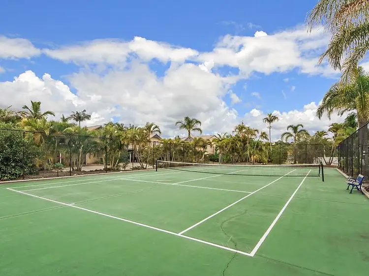 50 St Kevins Avenue, Benowa QLD 4217