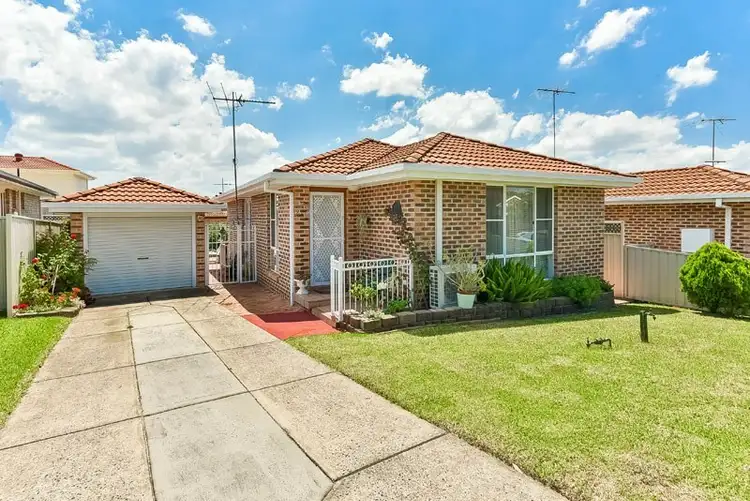 1/18 Kenny Close, St Helens Park NSW 2560