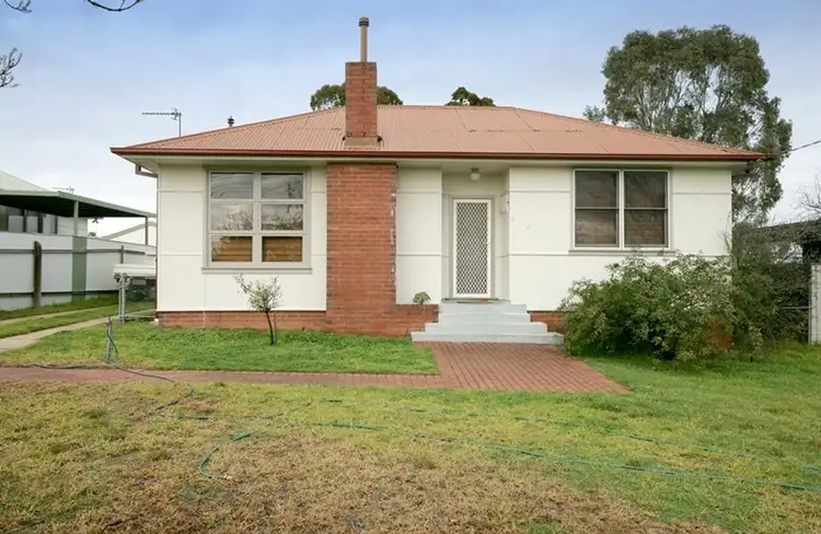 Second view of Homely house listing, 4 Fernleigh Road, Mount Austin NSW 2650