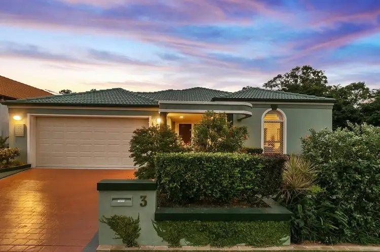 3 Sorrento Close, Carindale QLD 4152