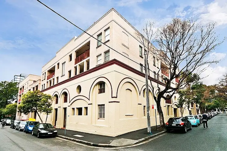 79/33 Buckland Street