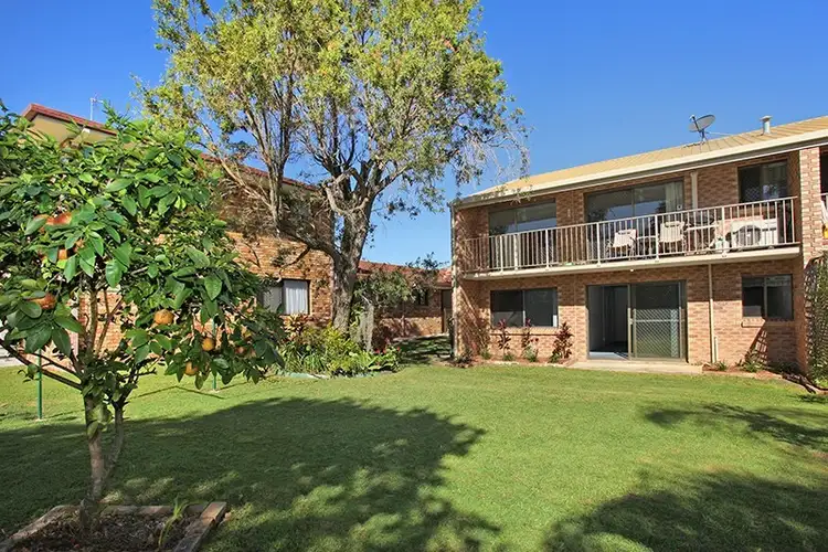 2/10 Barooga Crescent, Mooloolaba QLD 4557