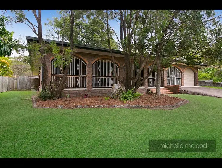 21 Marmindie Street, Chapel Hill QLD 4069