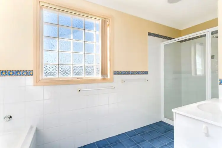 Sixth view of Homely house listing, 1/58-60 Peterborough Avenue, Lake Illawarra NSW 2528