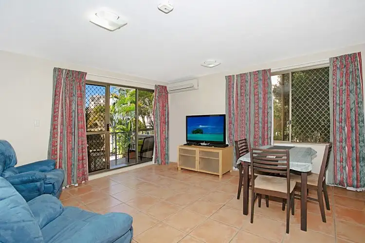 2 'Cascade Lodge' 16 Rosewood Avenue, Broadbeach QLD 4218