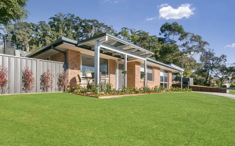 2 Howard Avenue, Green Point NSW 2251
