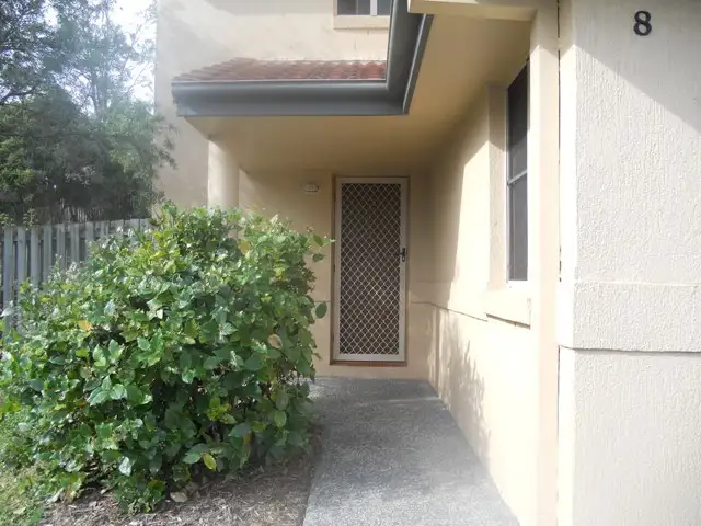 8/99 Greenacre Drive, Parkwood QLD 4214
