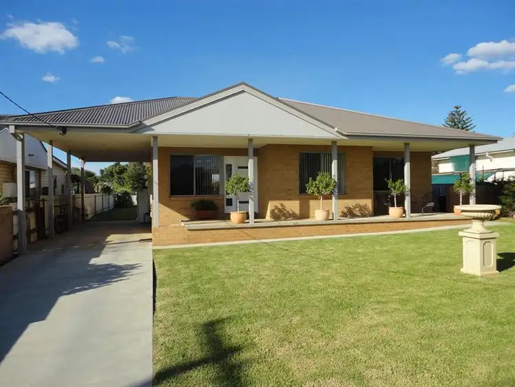 77 Deutcher Street, Temora NSW 2666