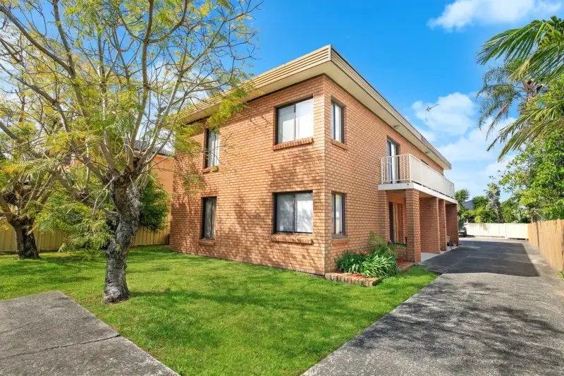 Main view of Homely unit listing, 1/19 Railway Crescent, North Wollongong NSW 2500