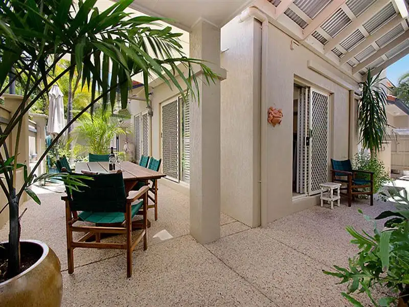 Main view of Homely unit listing, 2/15 WIlliam (Janet) Street, Alexandra Headland QLD 4572