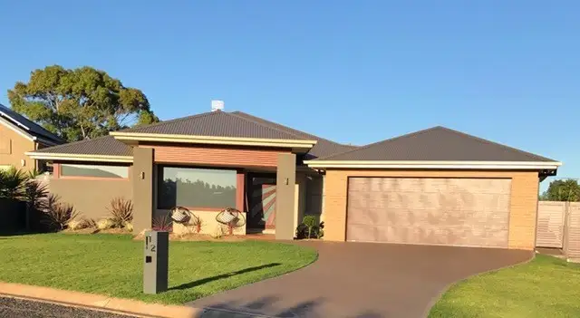 12 Avoca Place, Parkes NSW 2870