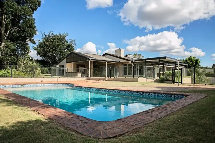 4 Steele Court