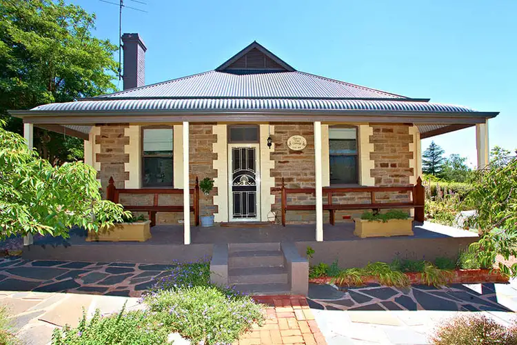 1 Bright Street, Clare SA 5453