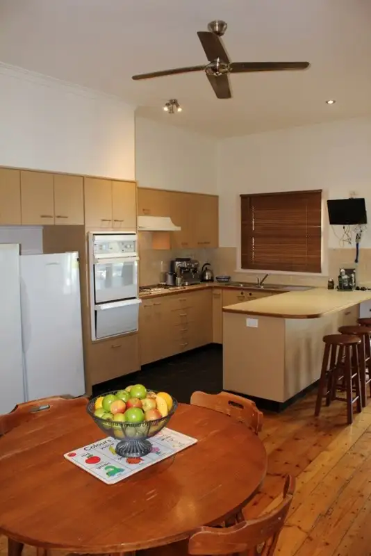 Fifth view of Homely house listing, 10 Lonsdale, Hamilton VIC 3300