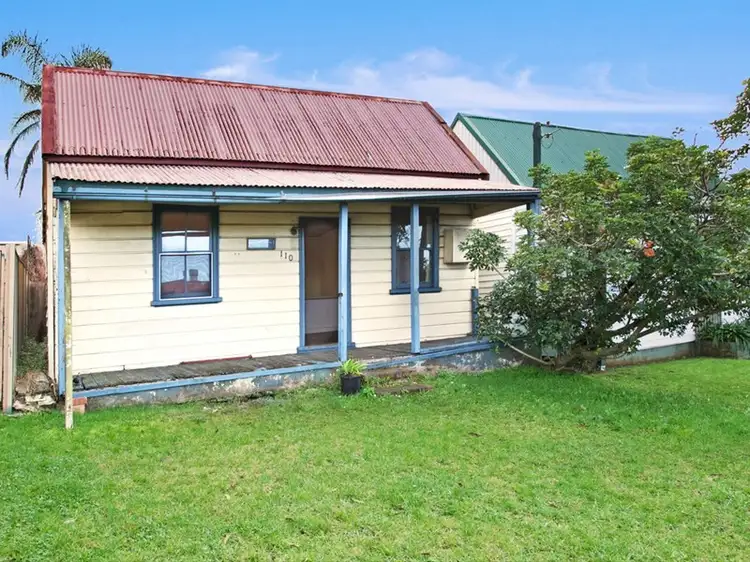 110 Parkes Street, Helensburgh NSW 2508