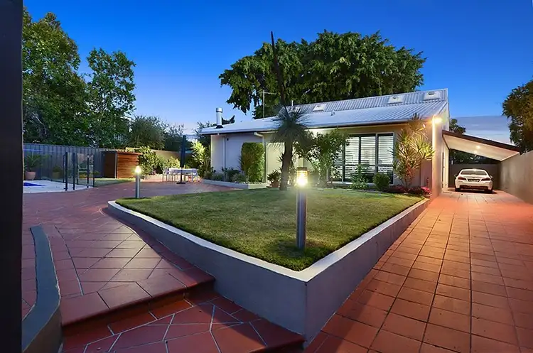 16 Lodge Road, Wooloowin QLD 4030