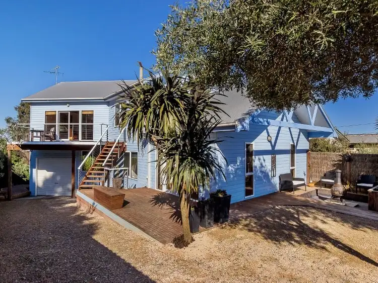 19 Hollywood Crescent, Smiths Beach VIC 3922