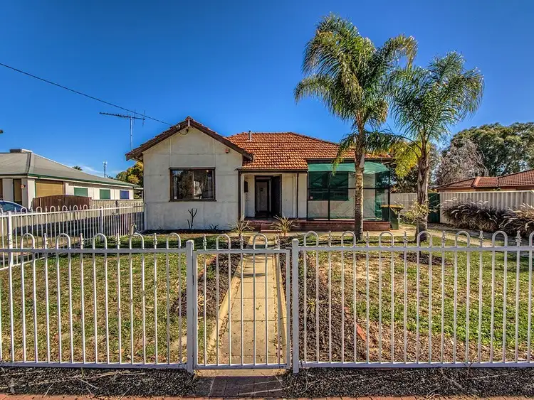 9 Wellaton Street, Midvale WA 6056