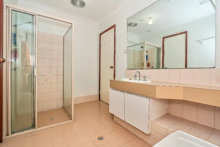 Fourth view of Homely house listing, 5 Baxendale Way, Camillo WA 6111