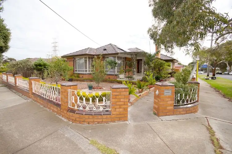 15 Carlsson Court, Brooklyn VIC 3012