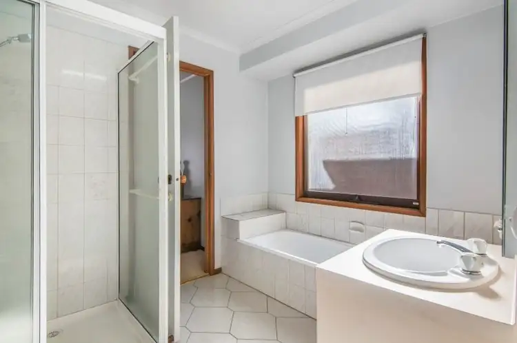 Sixth view of Homely house listing, 10 Paras Drive, Carrum Downs VIC 3201