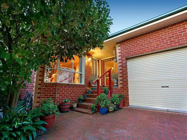 2/3 Wes Crescent, Ferntree Gully VIC 3156