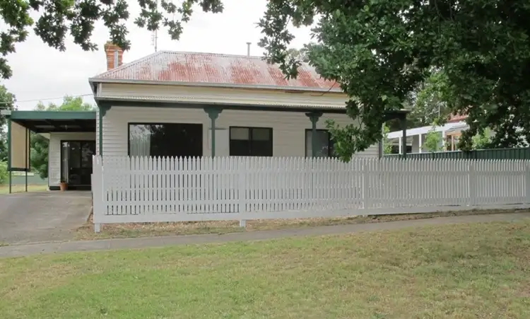 36 Burns Street, Hamilton VIC 3300