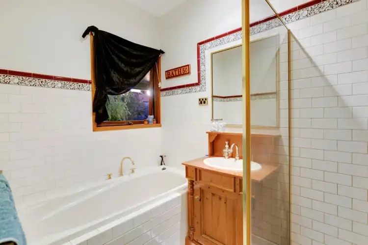 Sixth view of Homely house listing, 2 Juliana Close, Frankston VIC 3199