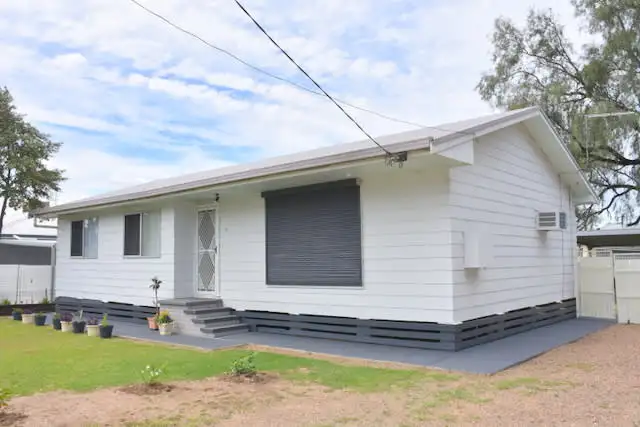 32 Oak Street, Moree NSW 2400