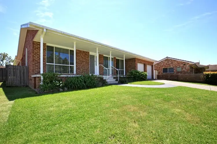 62 Yeovil Drive, Bomaderry NSW 2541